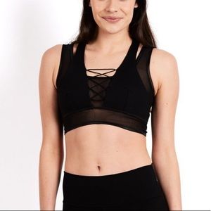 Black sports bra